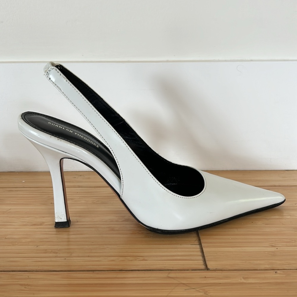- MOVING SALE - Scanlan Theodore White Slingback Heels